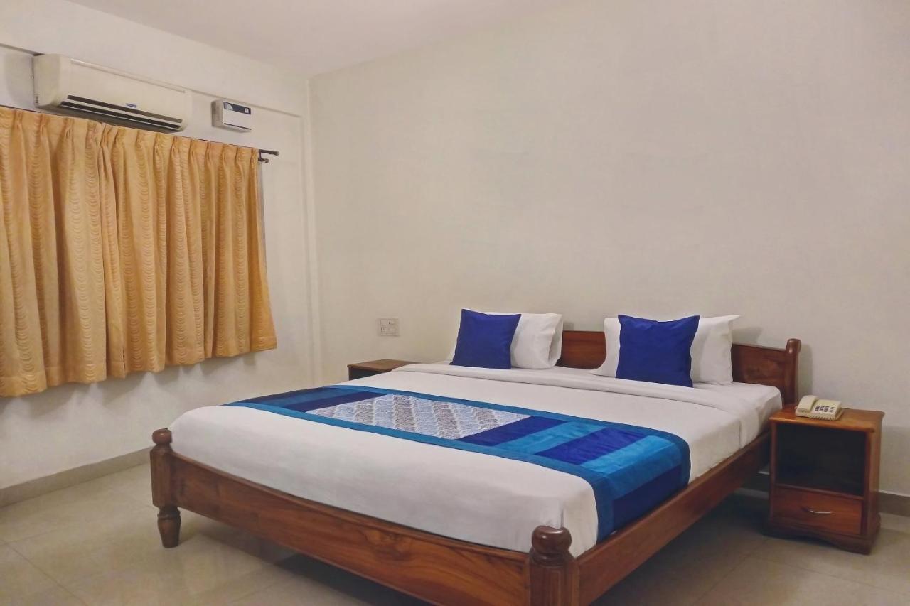 Oyo 6110 Thalassa Suites Bangalore Exterior foto